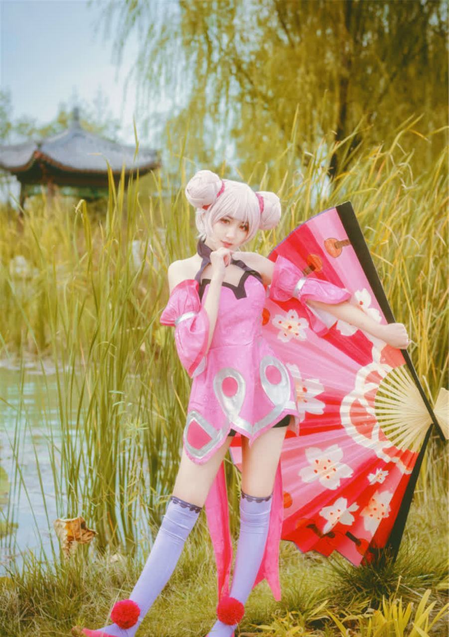 这其实是小乔和乔老师的一组美照.