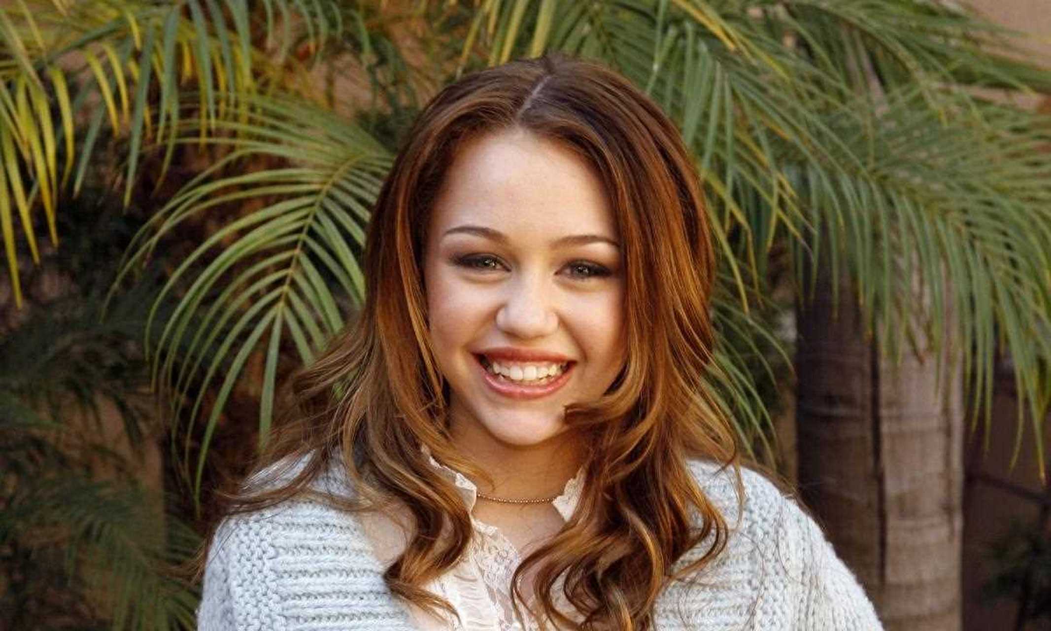 《汉娜·蒙塔娜》开播15周年之际,麦莉·赛勒斯回顾《汉娜·蒙塔娜》