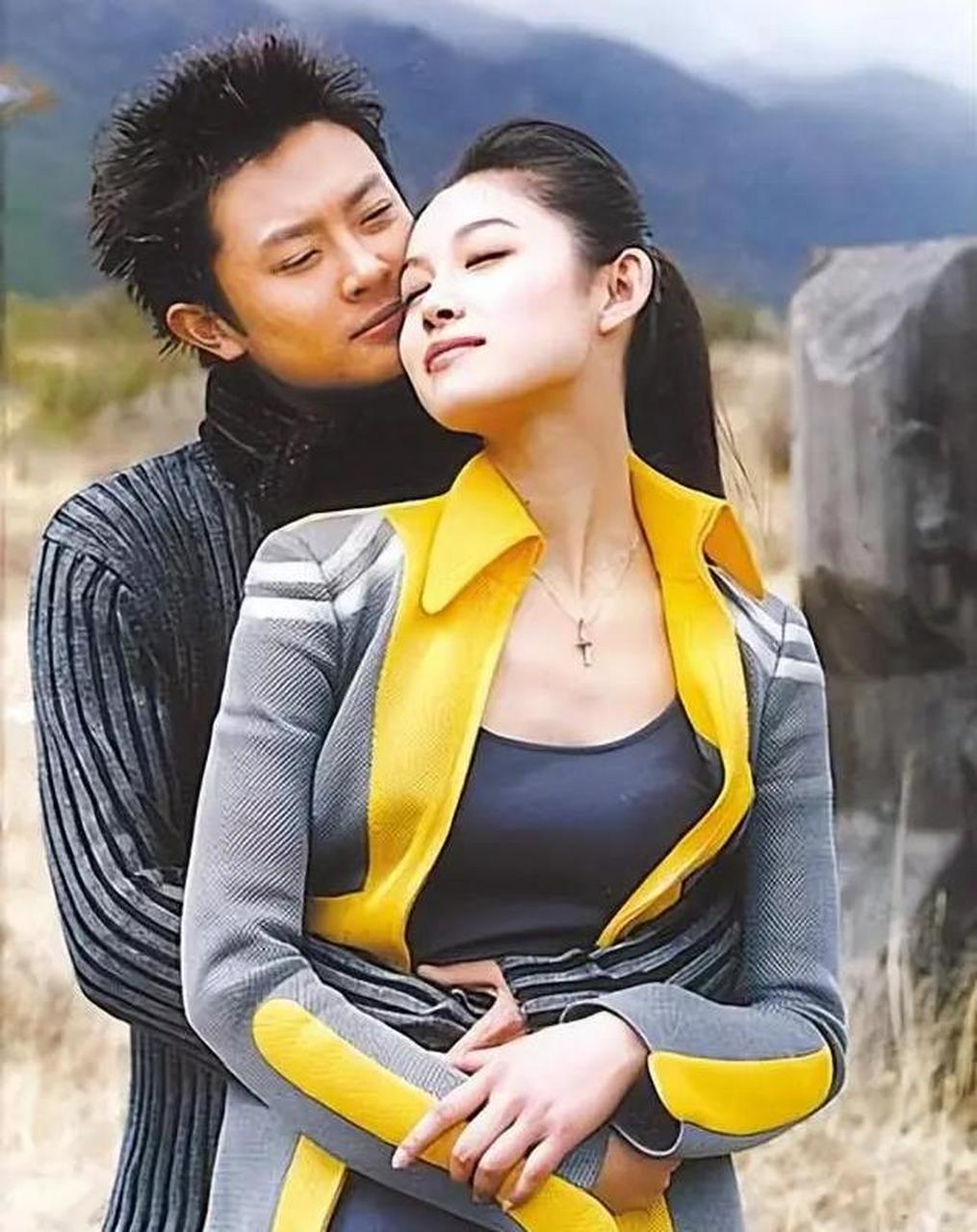 2015年,印小天花了400万,迎娶"龙套演员"哈琳娜,女方谎称会有1500万的