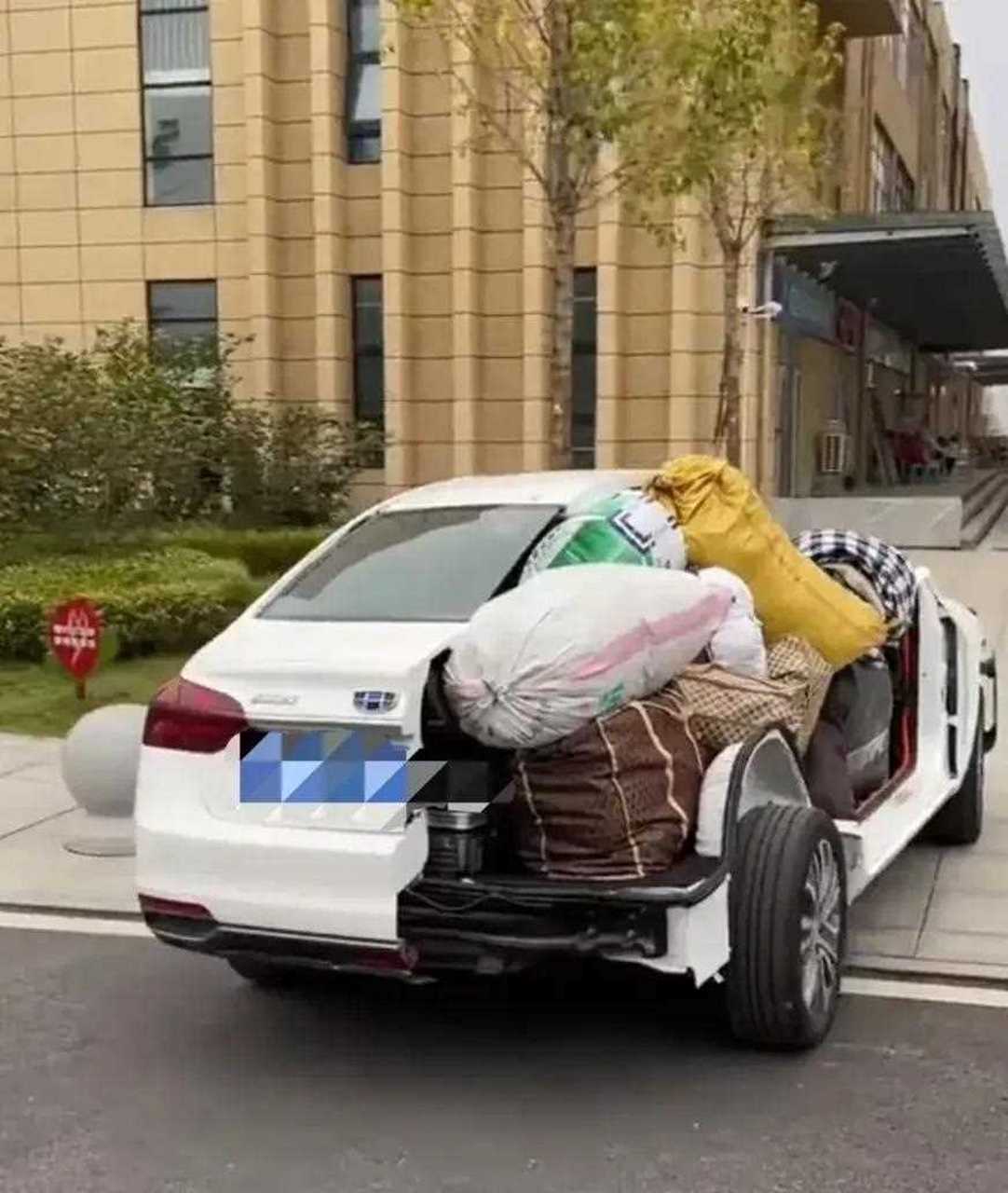 这是正宗的卷铺盖走人!