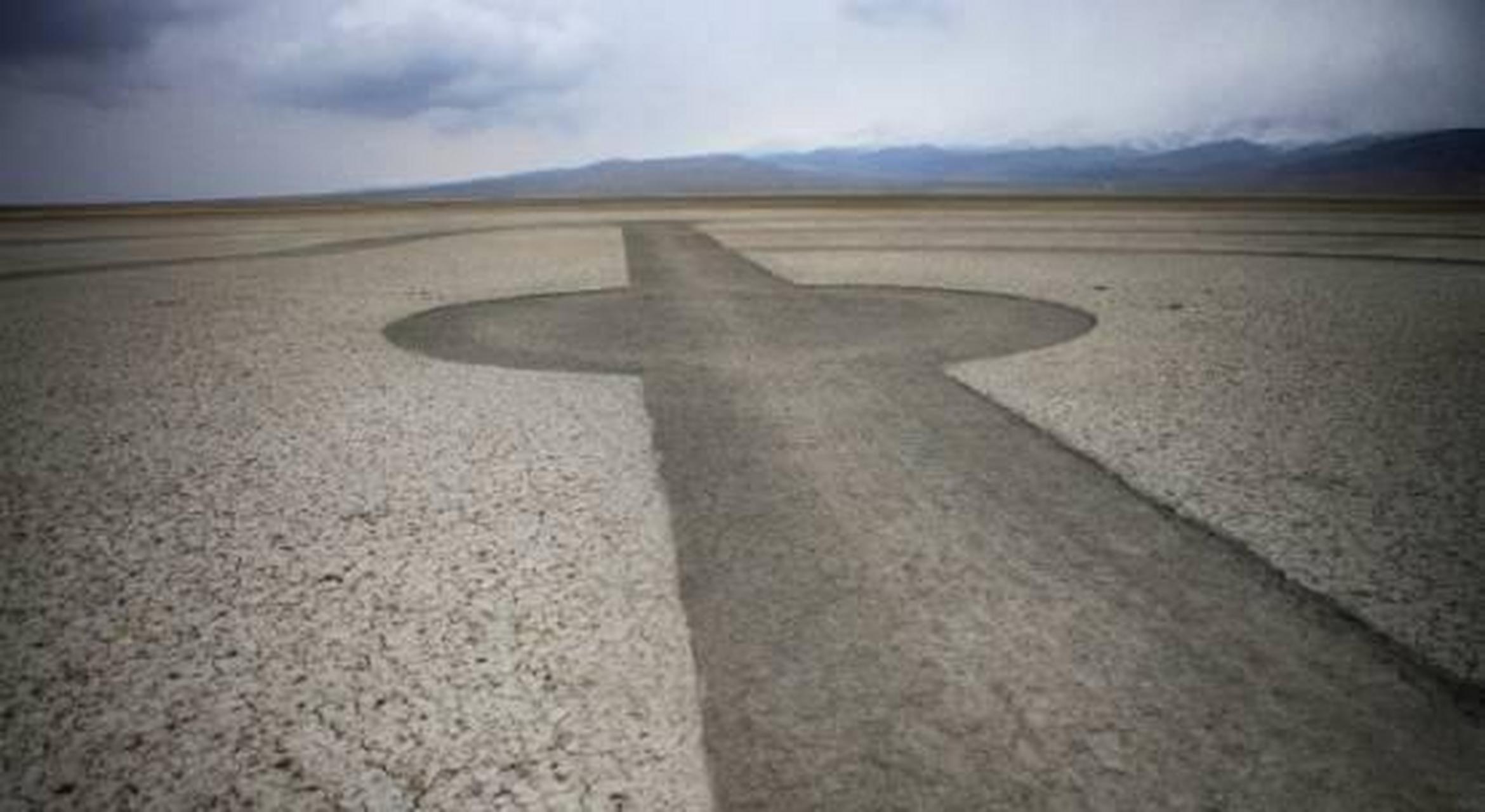 中国首个沙漠怪圈惊现青海外星人遗址附近 中国首个沙漠怪圈 提到怪圈