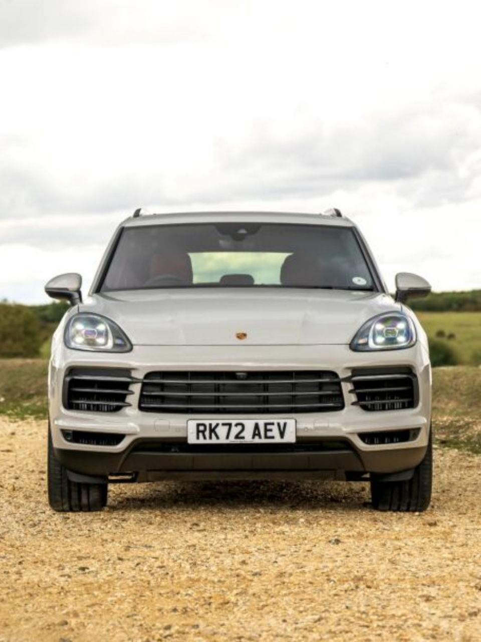 探秘电动豪华suv:保时捷卡宴e-hybrid,每天认识一辆电车的不二之选!