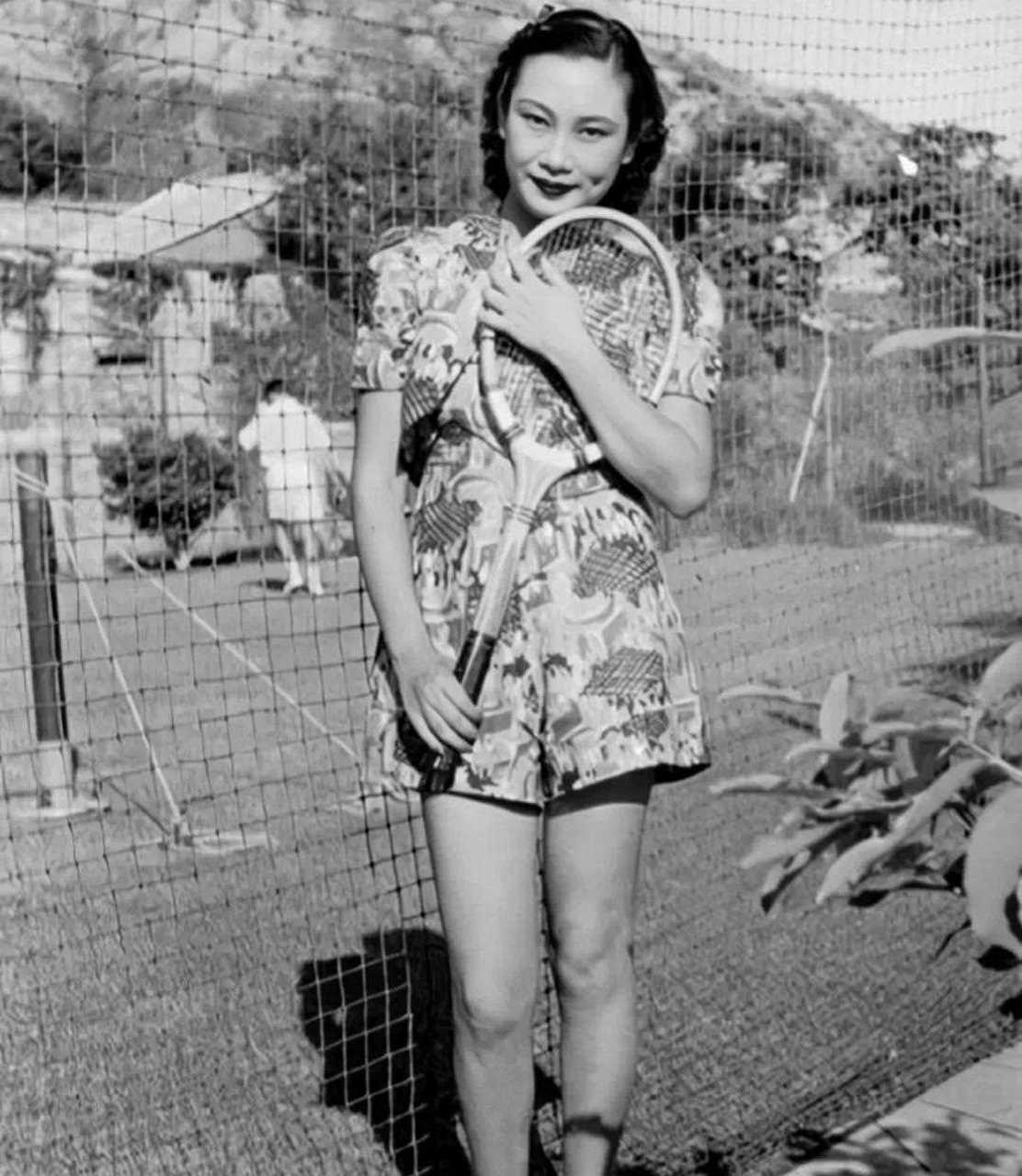 民国女星蝴蝶长得美,家境也非常好,父母又视她如掌上明珠,得到很好的