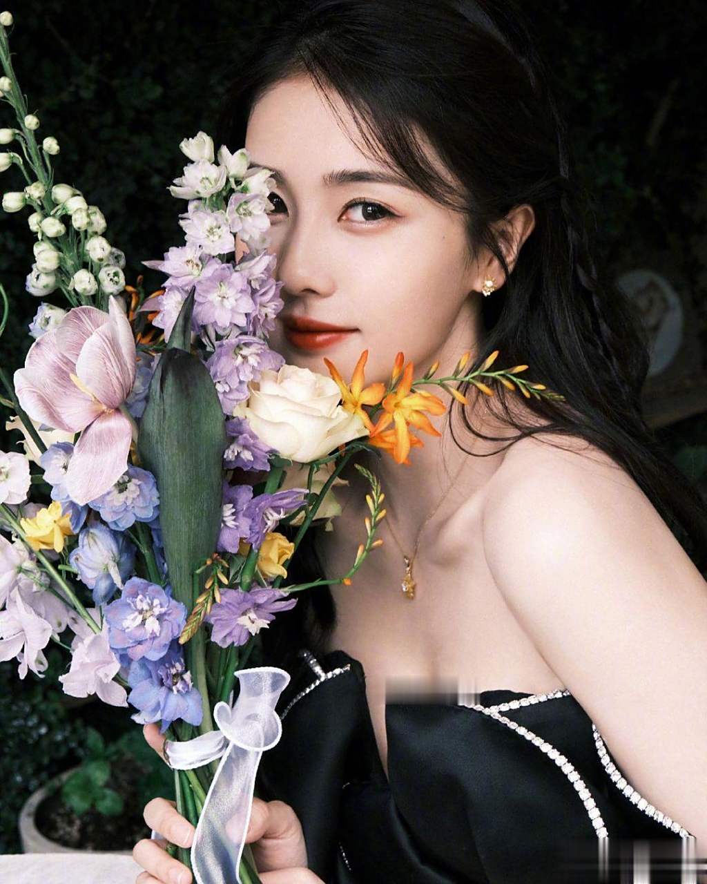 白鹿# 黑色抹胸蝴蝶结礼服优雅自信,宝贝好美!