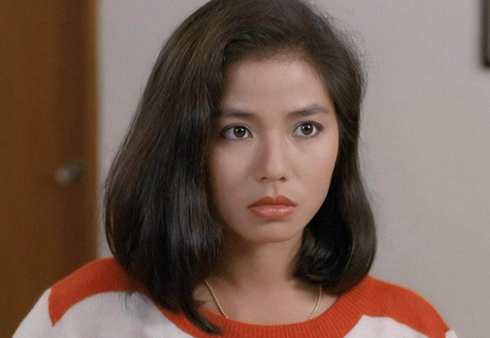 下嫁才子16年 两人在拍摄《五福星》时相遇,成龙一眼就被钟楚红的惊世
