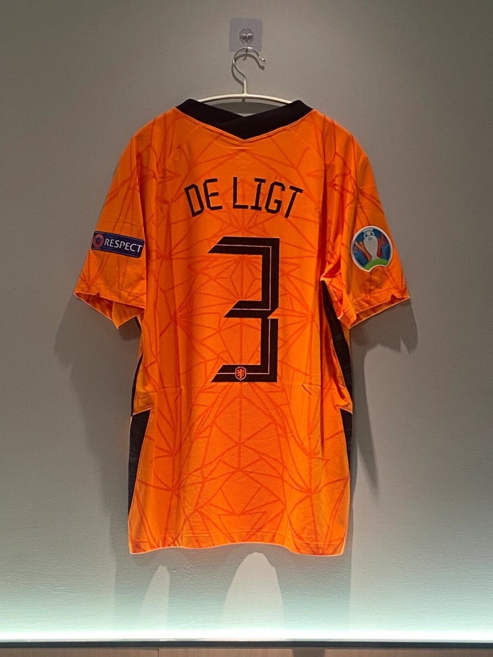展示的是2020年欧洲杯荷兰国家队主场球员版球衣