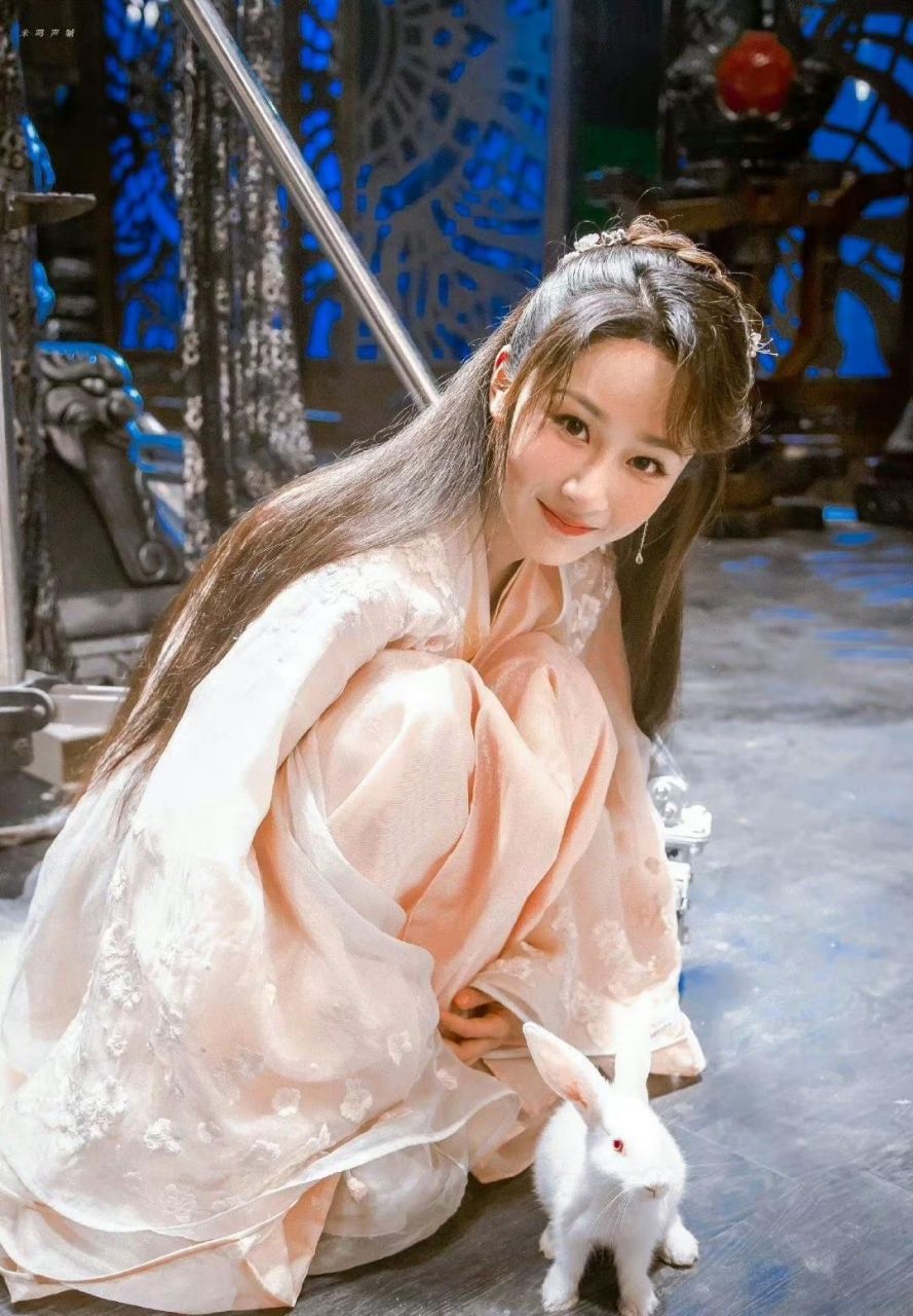 新剧长月烬明开播,梦幻联动了,香蜜里面的穗禾竟然成了润玉的手下.