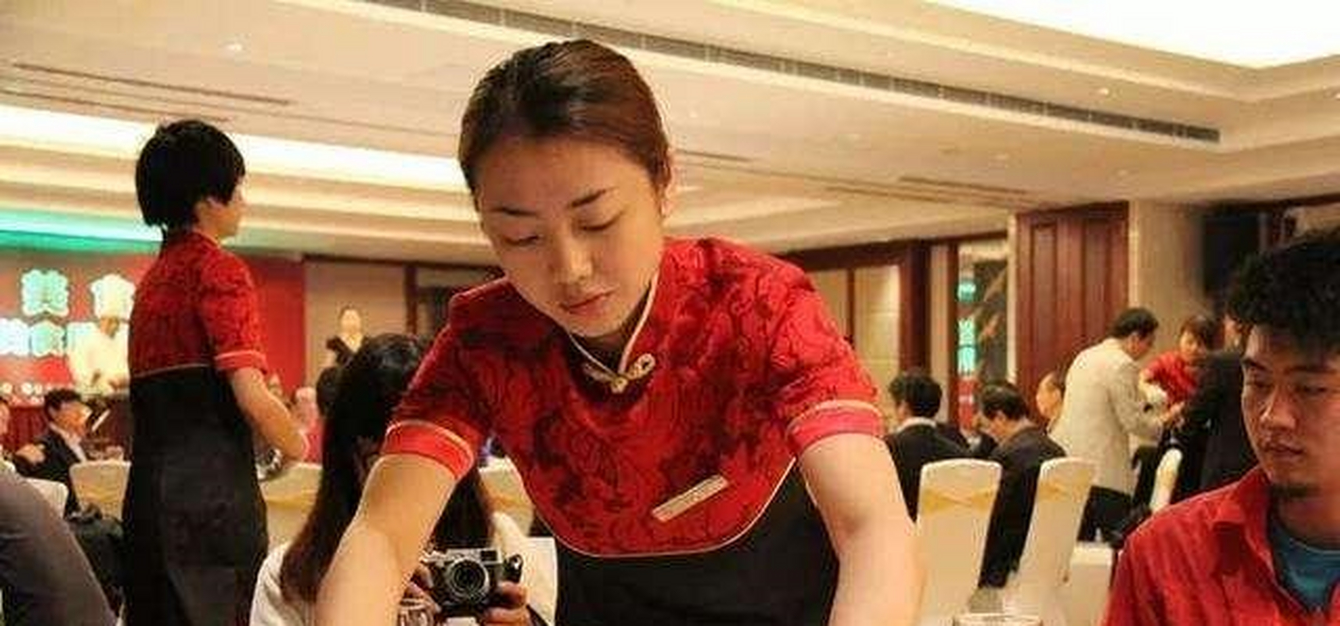 魏金水当时担任福建军区分区政治部主任,独立八团副政委,面对敌人大军