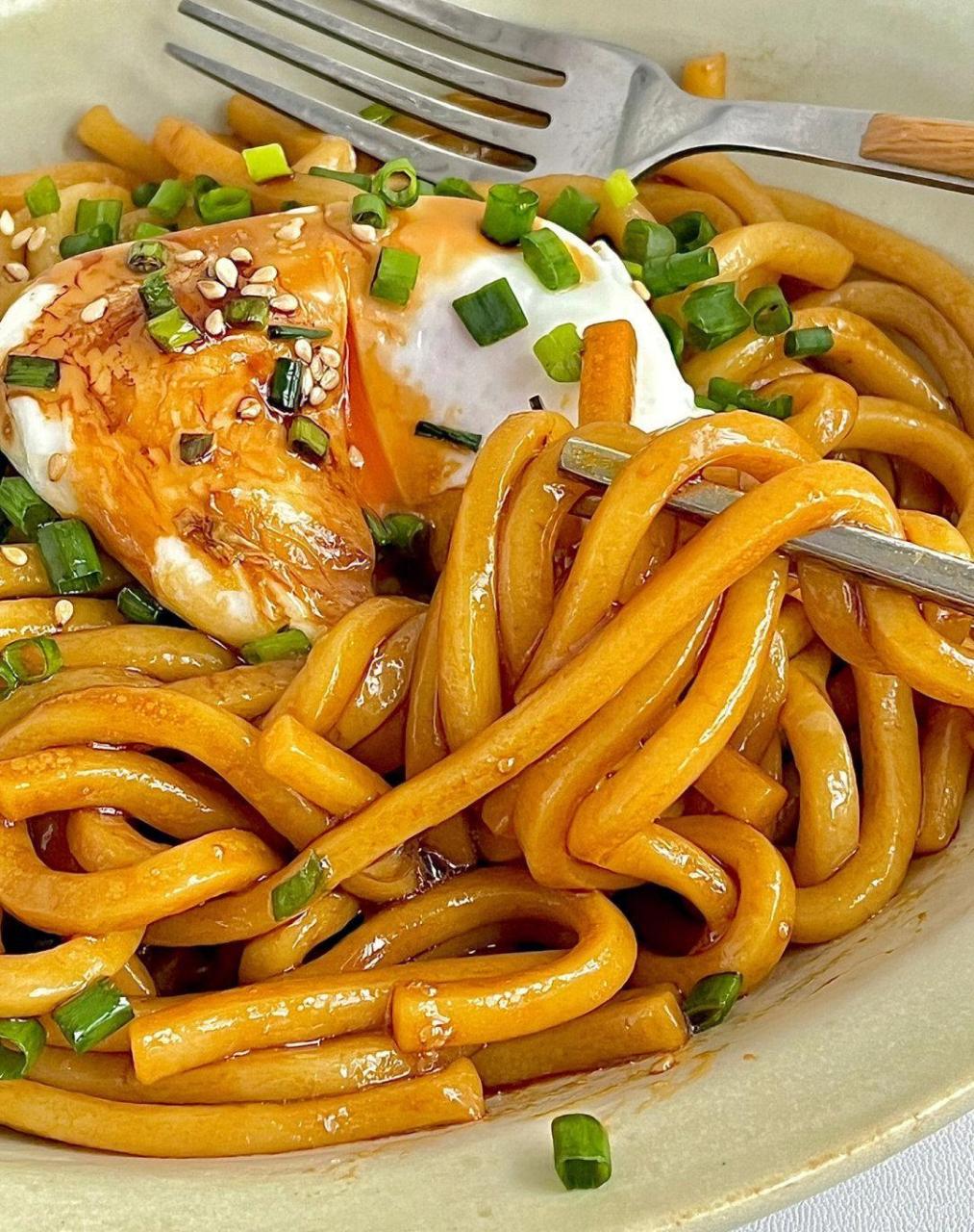 7715周末的早午餐|葱香浓郁的葱油拌乌冬面97[鸡蛋] 今日份早