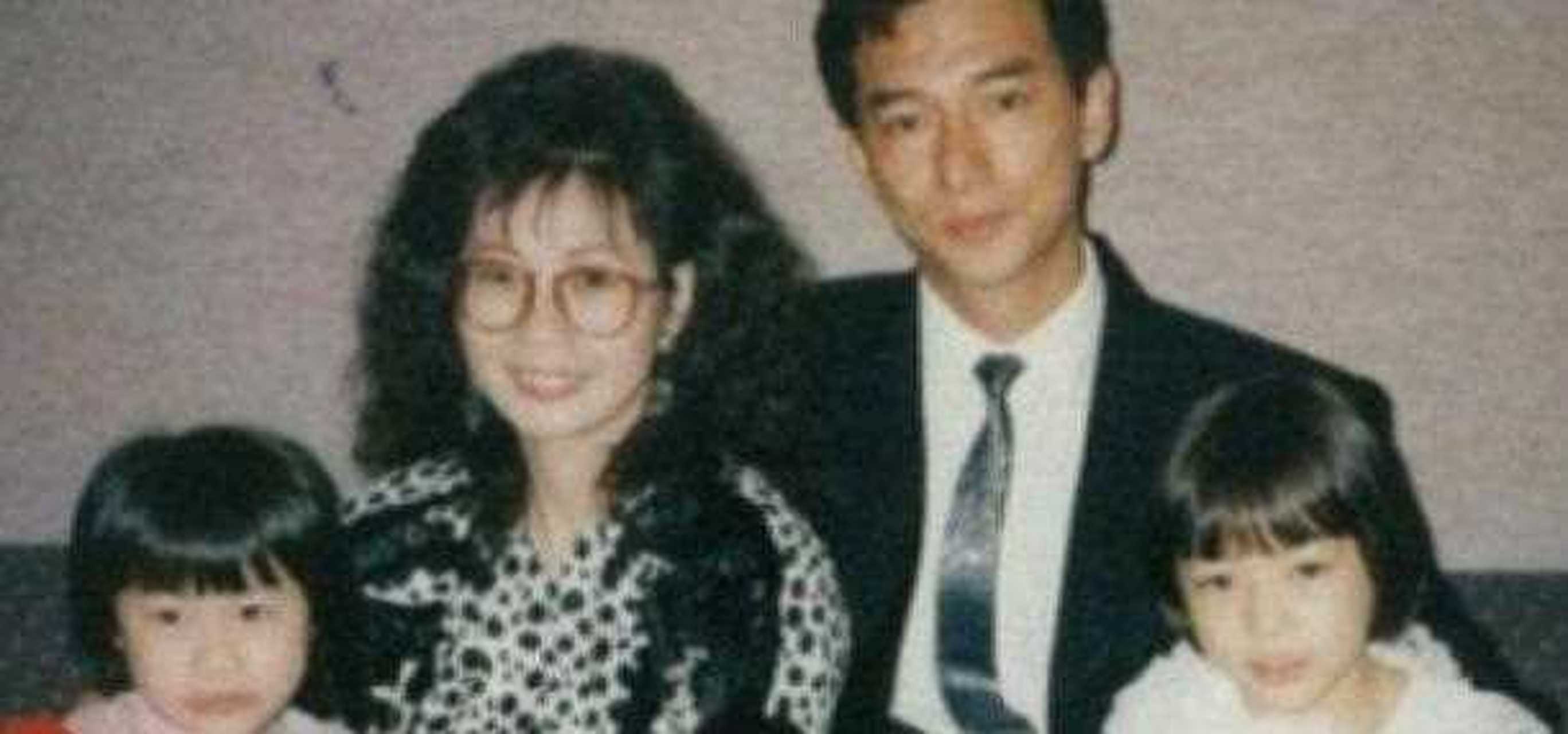 两人因为工作上的合作而相识,才子佳人郎才女貌,经常有人开他们的玩笑