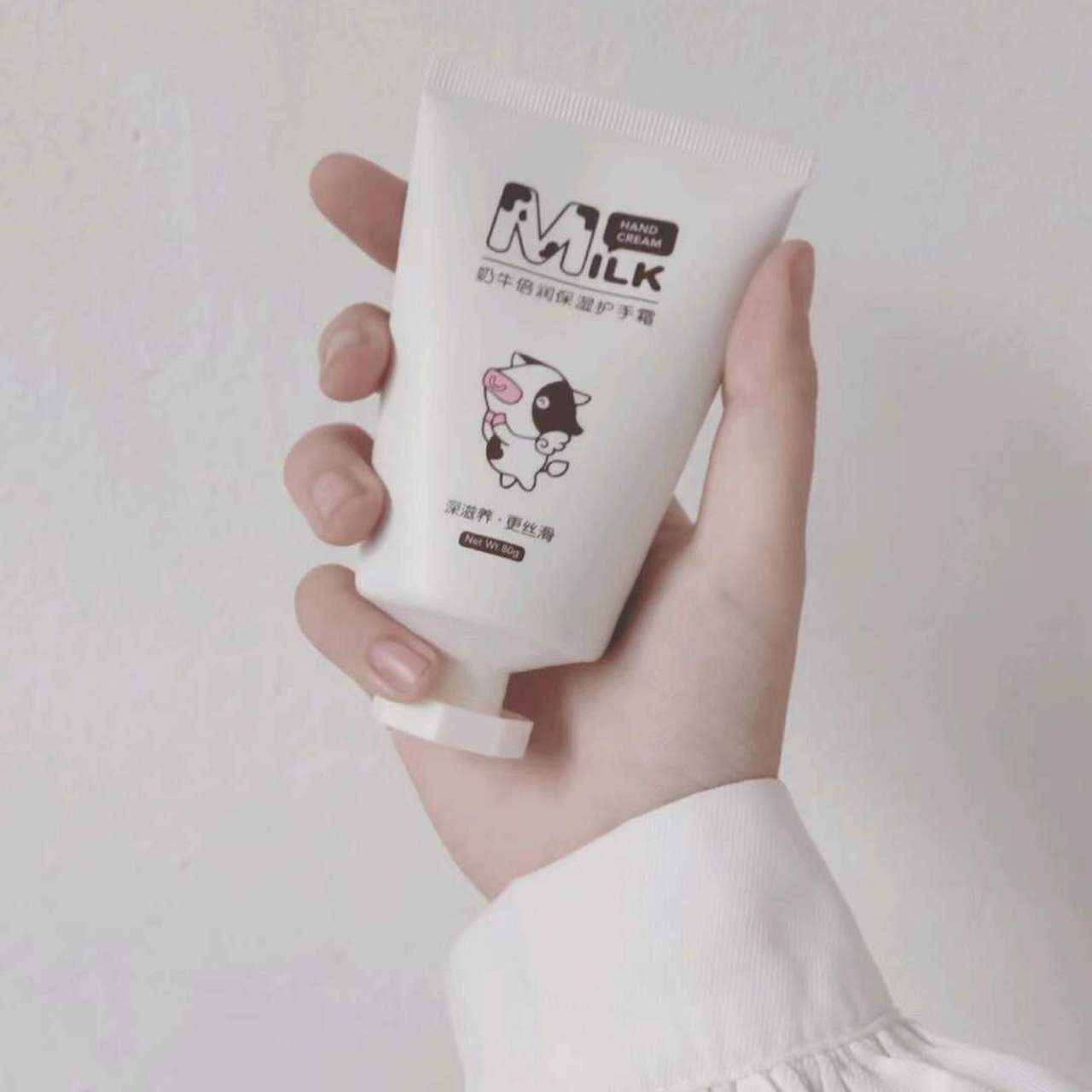 miniso护手霜p1 p2 p3是牛奶气味的护手 霜,是滋润的那种,涂好后也不