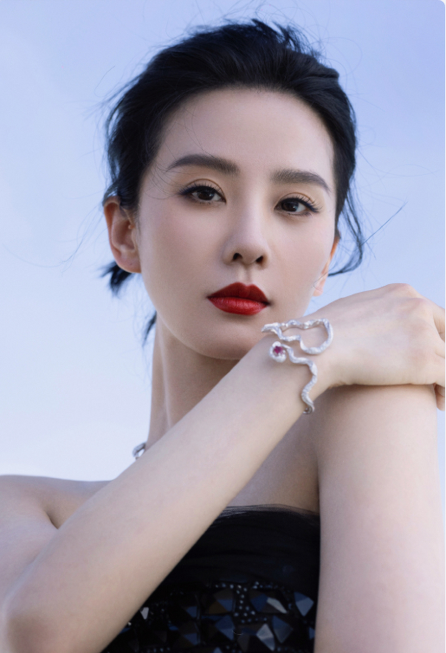 女明星珠宝代言大片!  杨颖的蒂芙尼t系列代言人!