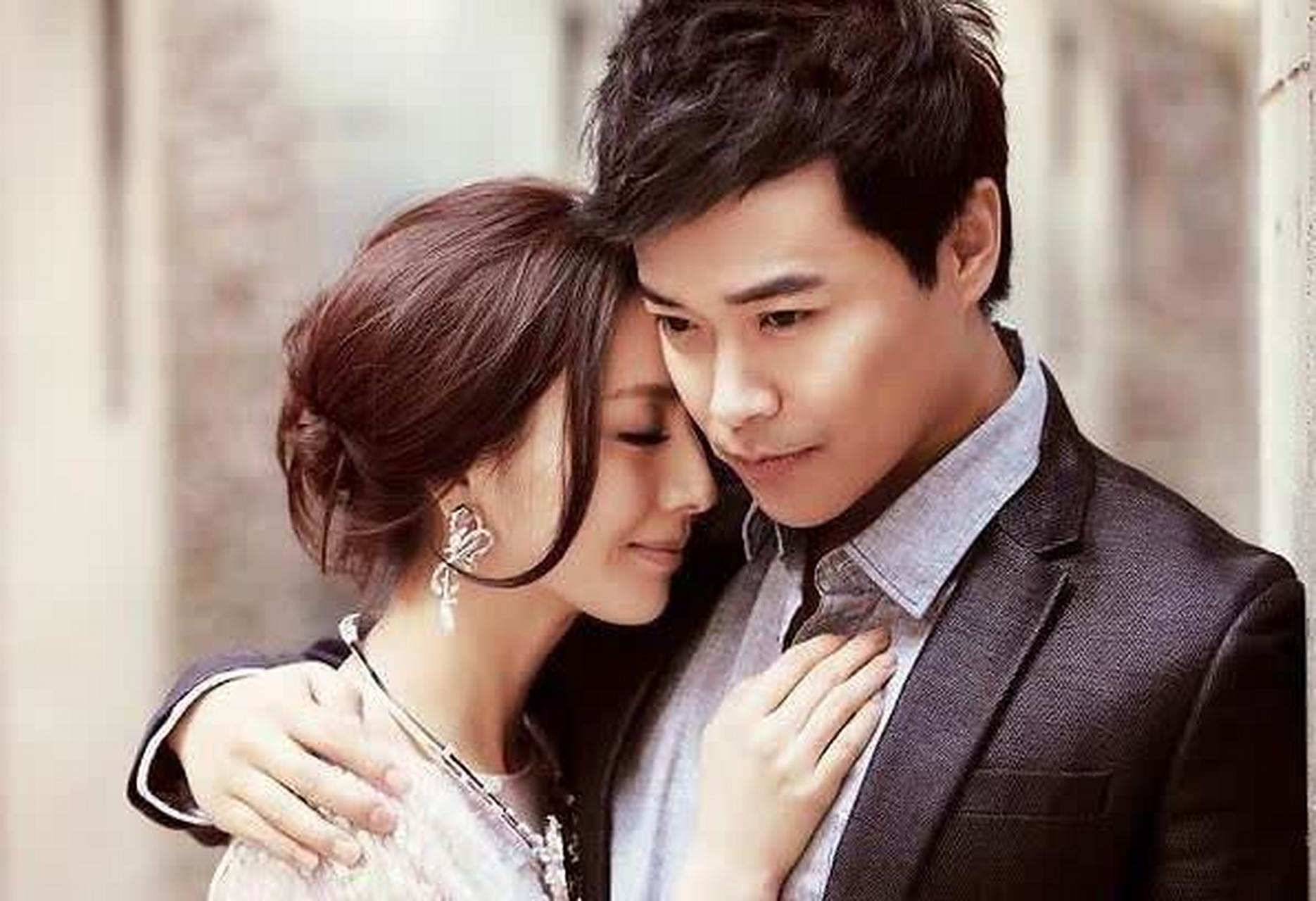 8月15日晚,在佟丽娅主演的反家暴电影《我渡过了风雨》首映式上,前夫