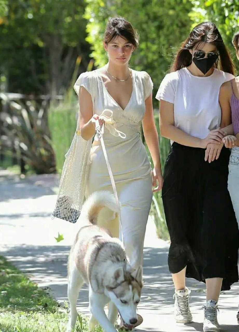 小李子前女友 超模卡米拉·莫罗尼 [馋嘴]