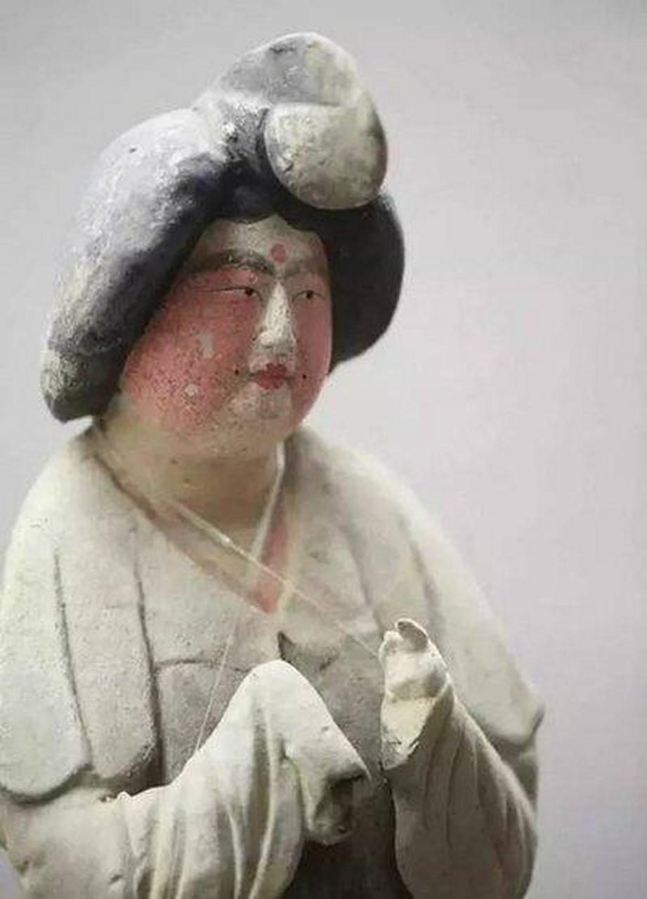 河中府太守怀疑宋参军是中毒而死,令仵作仔细查验.