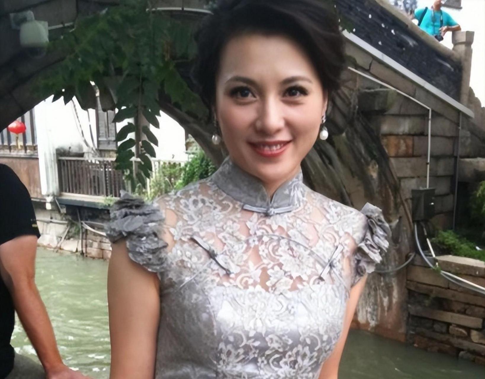 央视花旦梦桐:曾因买不起工作服遭嘲笑,46岁活成了赢家 提到梦桐这个