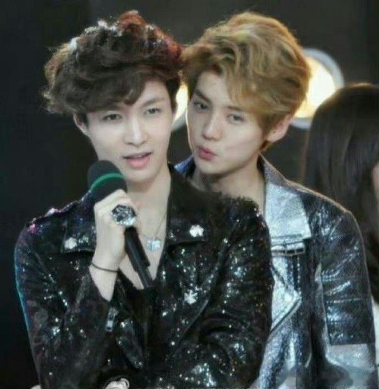 张艺兴和鹿晗以前谁比较火?感情应该挺好的啊