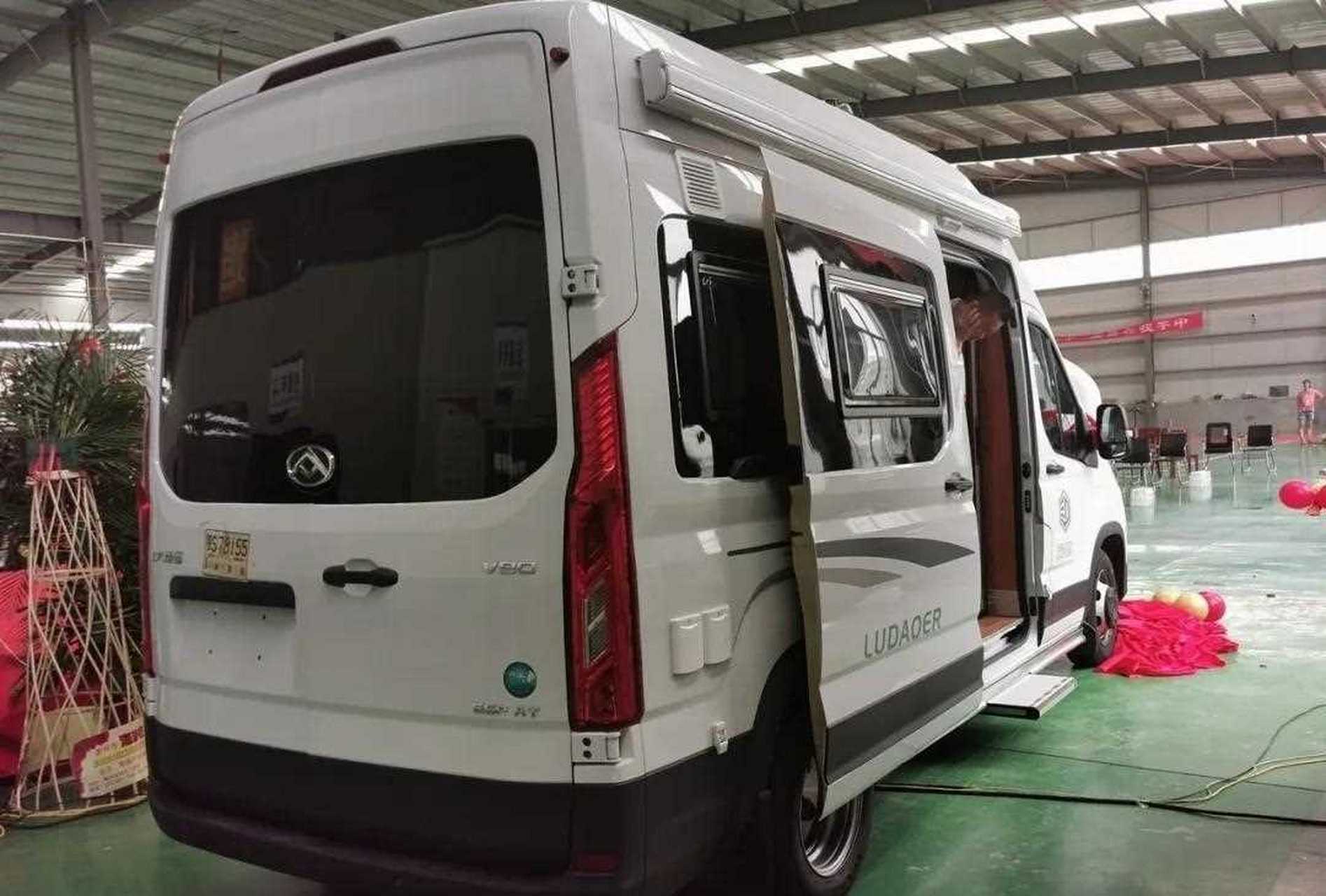 710上海房车展全新上市首发的鲁道尔b 型房车是基于现下火热的v90底盘