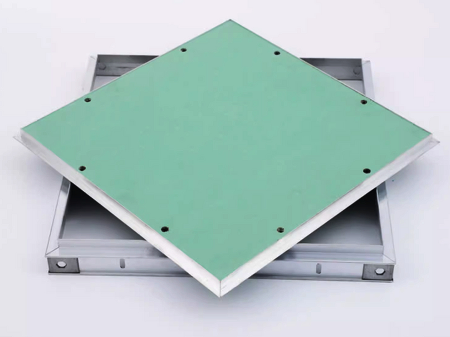 检修口是为了后期维修方便,因此检修口又称之为检查口,检查口或是检修