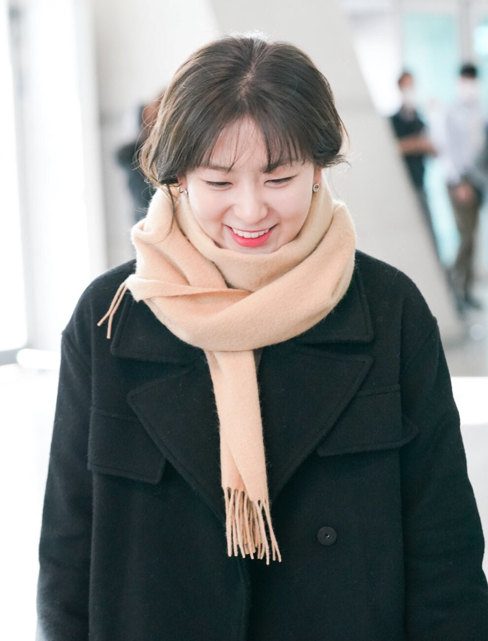 redvelvet成员穿搭 姜涩琪日常私服穿搭分享 外套|vem.