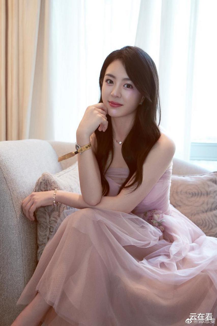 郜思雯美女写真欣赏,真好看啊