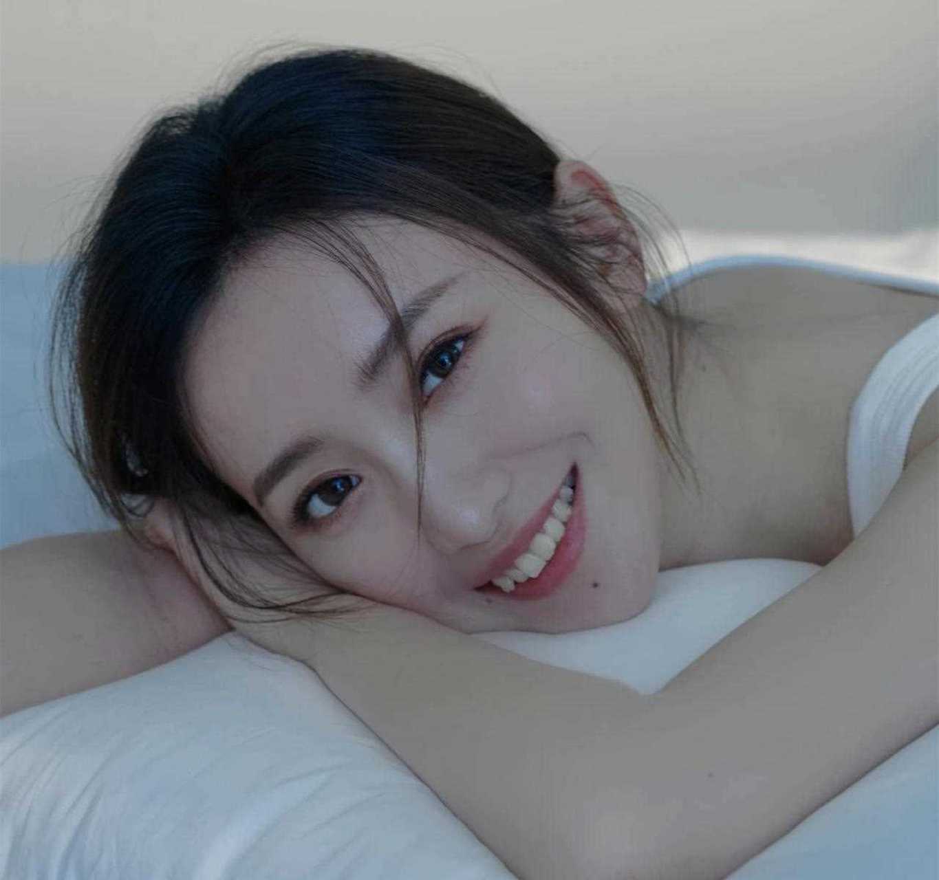 蒲佳依 清纯俏皮美照