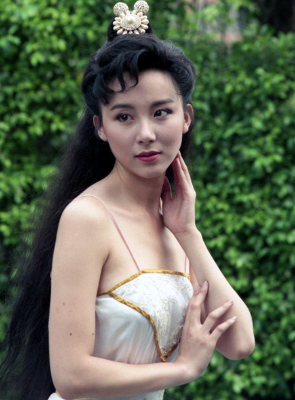 1990年的《浴火凤凰》!是一部神剧,但主演潘迎紫,萧蔷是真的美!