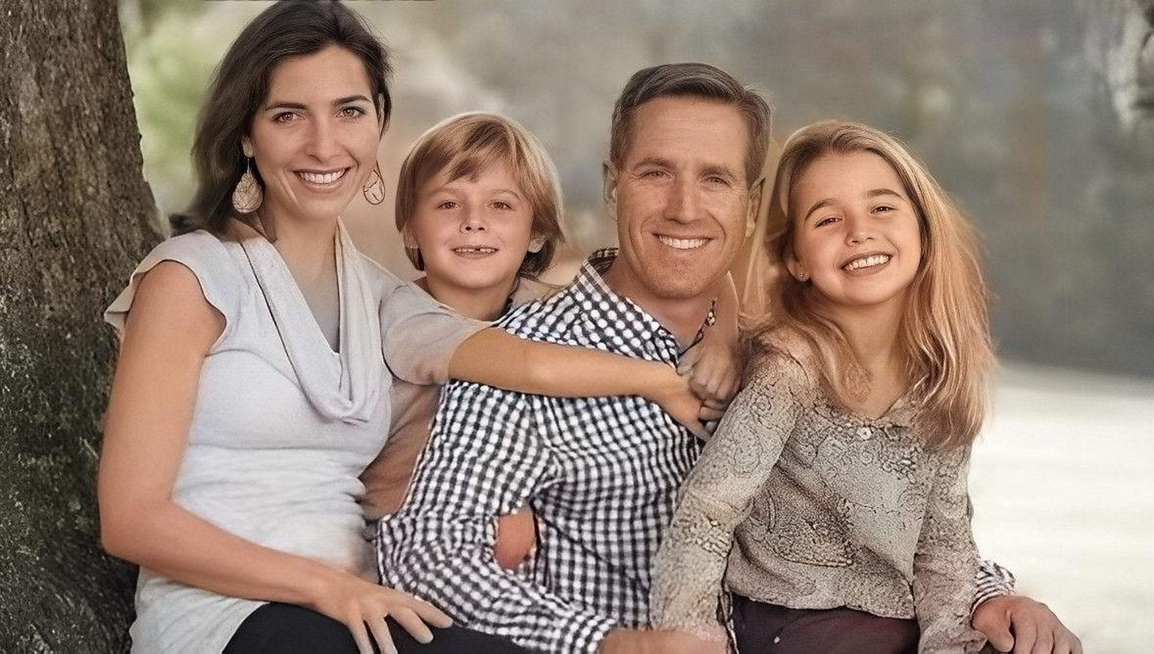 他的前妻给他留下了两个儿子,大儿子儿子·博·拜登,大学毕业后当选