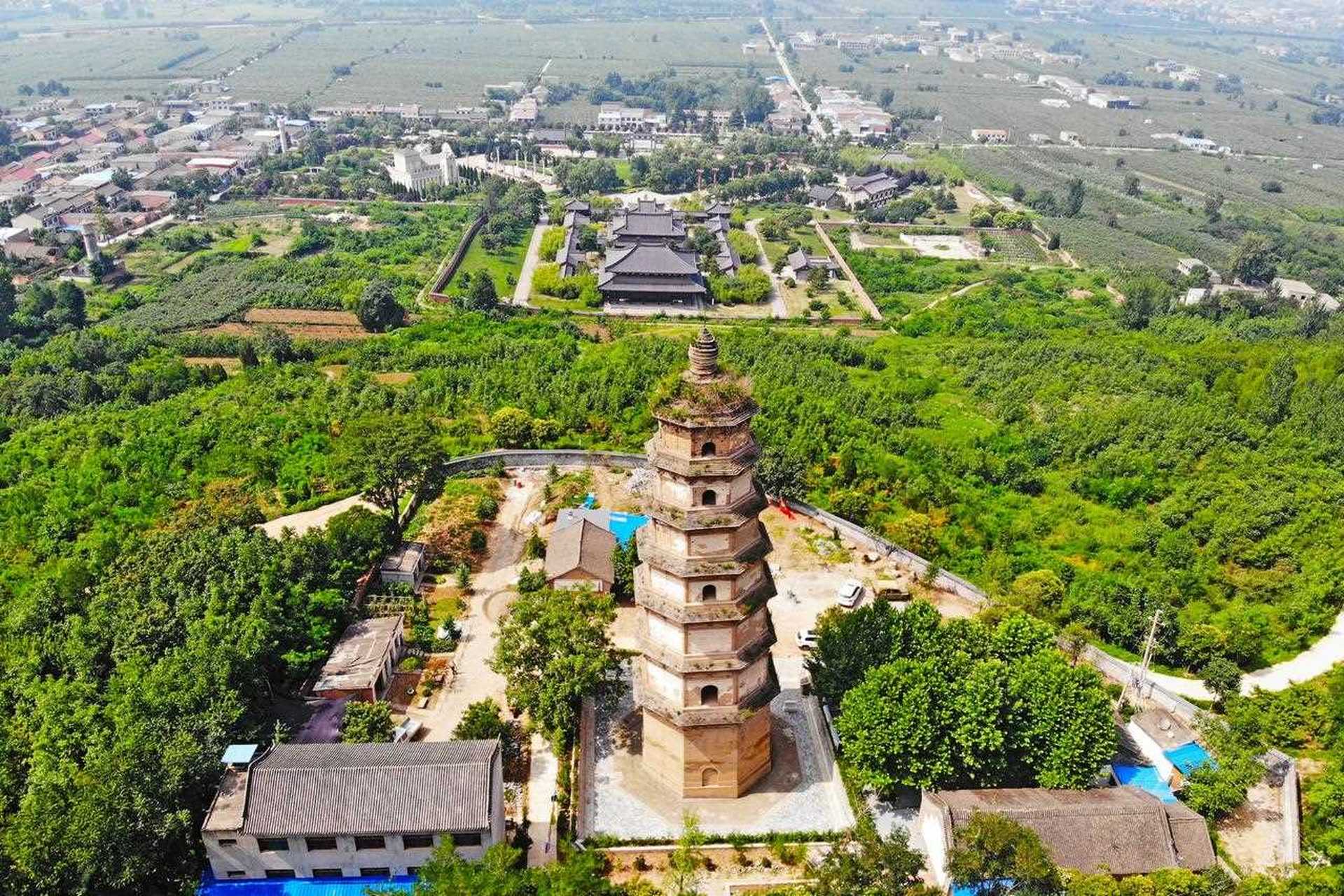 【航拍秦岭北麓大秦寺塔】大秦寺塔位于西安周至县城东南公里的楼观镇