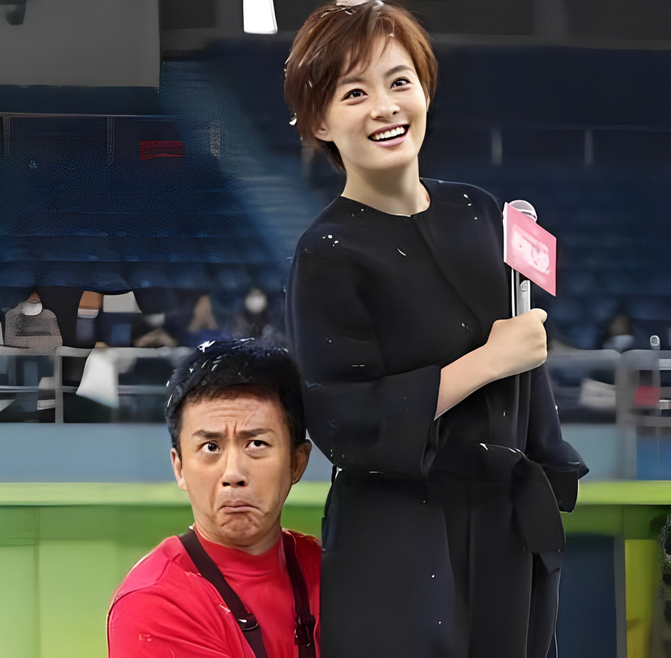 明星孙俪和明星杨幂几年前在一起的照片.