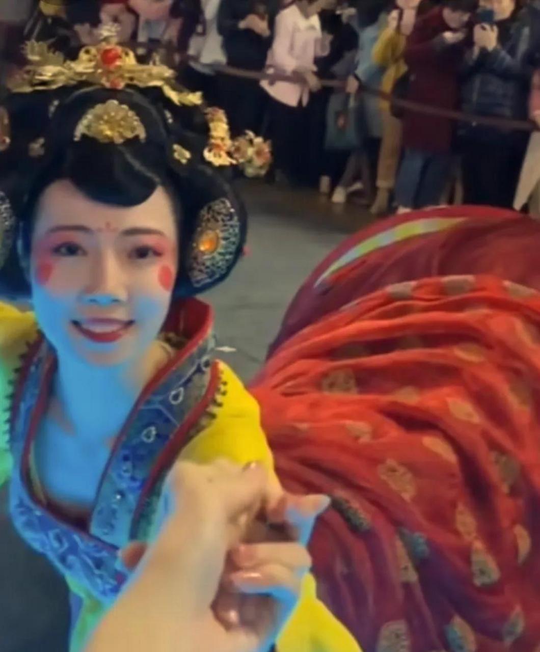 接受不了啊,曾经她多么的好看啊,女人生过孩