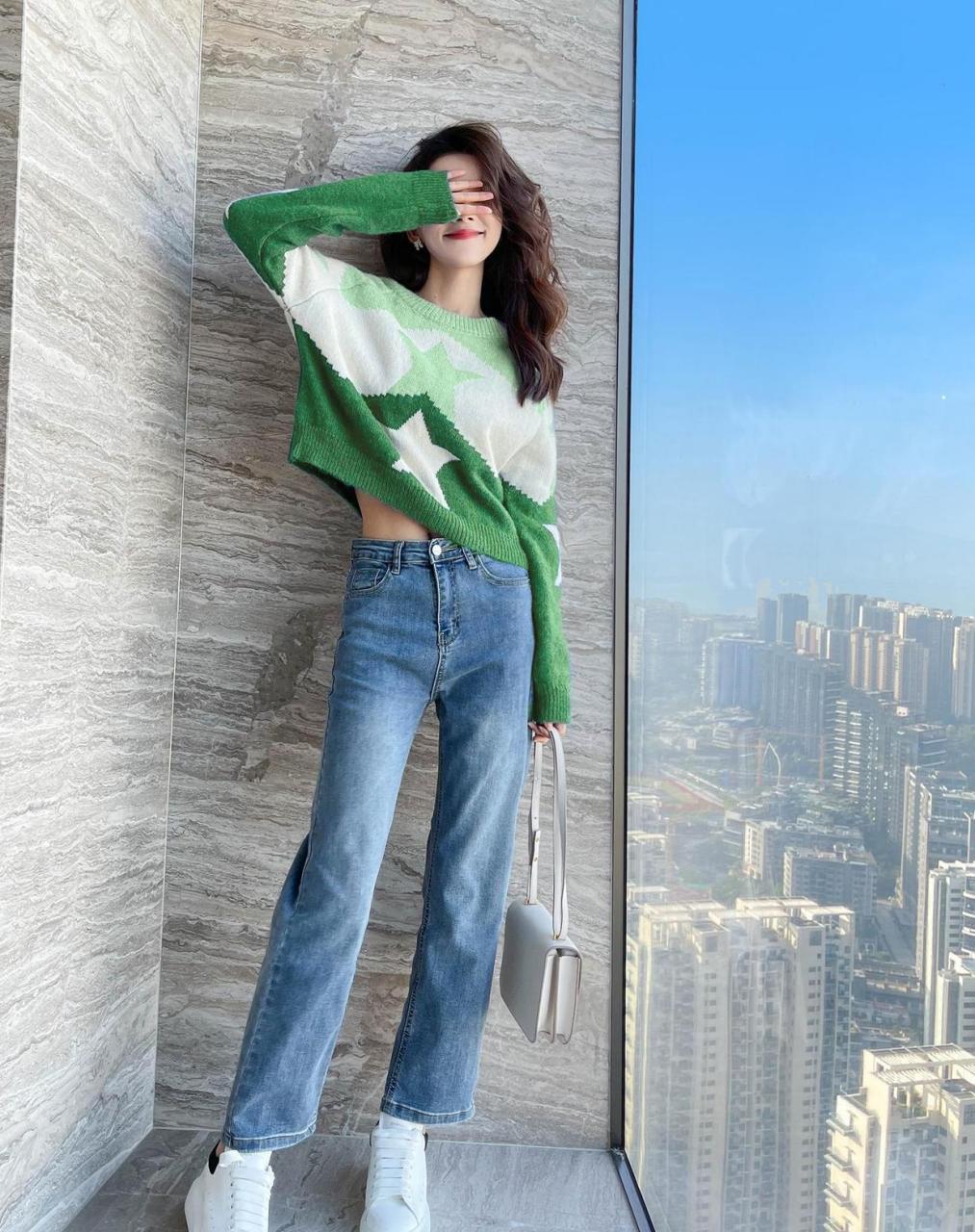 被小个子美女穿搭迷死啦!休闲装配小白鞋干净又清爽