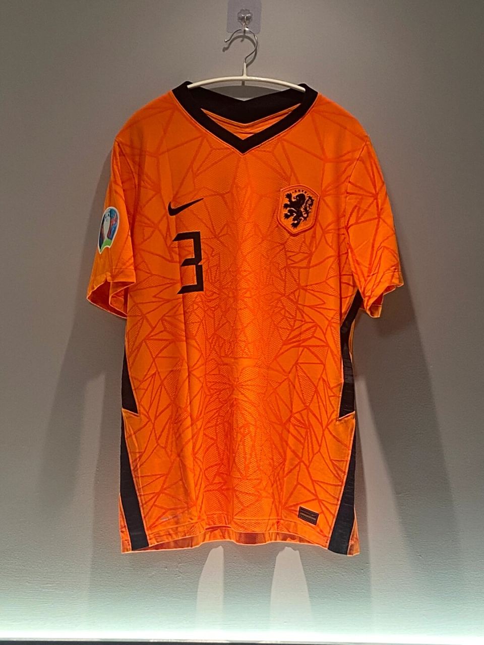 展示的是2020年欧洲杯荷兰国家队主场球员版球衣
