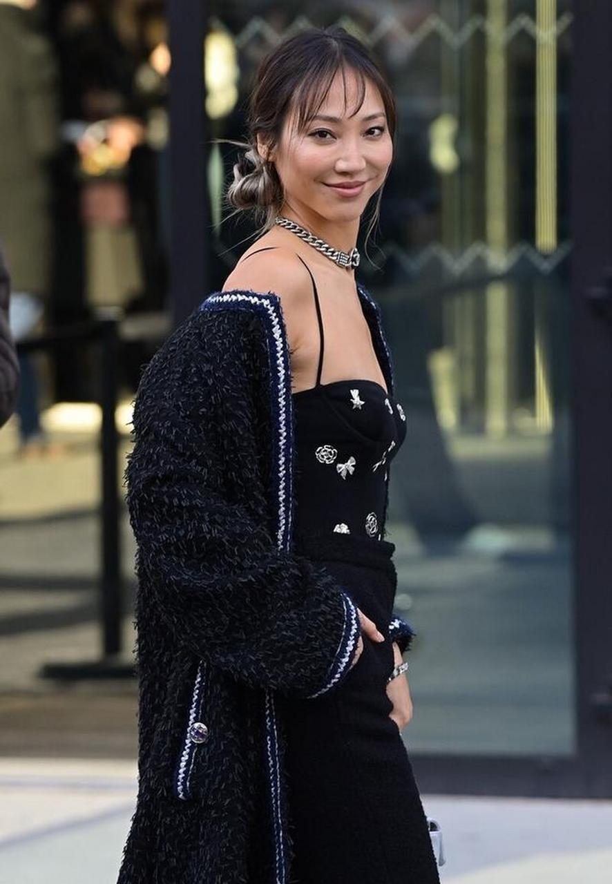 超模朴秀珠chane黑色吊带背心 阔腿裤 粗花呢大衣简约高级