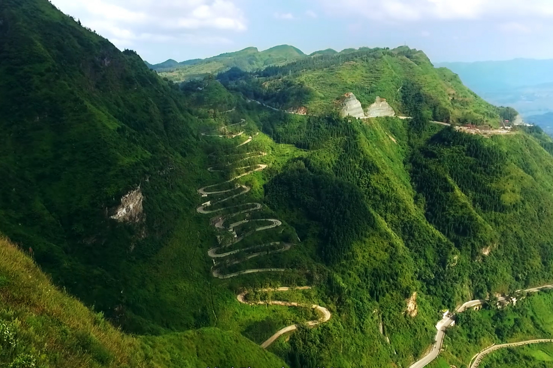 贵州晴隆二十四道拐:由晴隆古城,二十四道拐公路,观景台及史迪威小镇