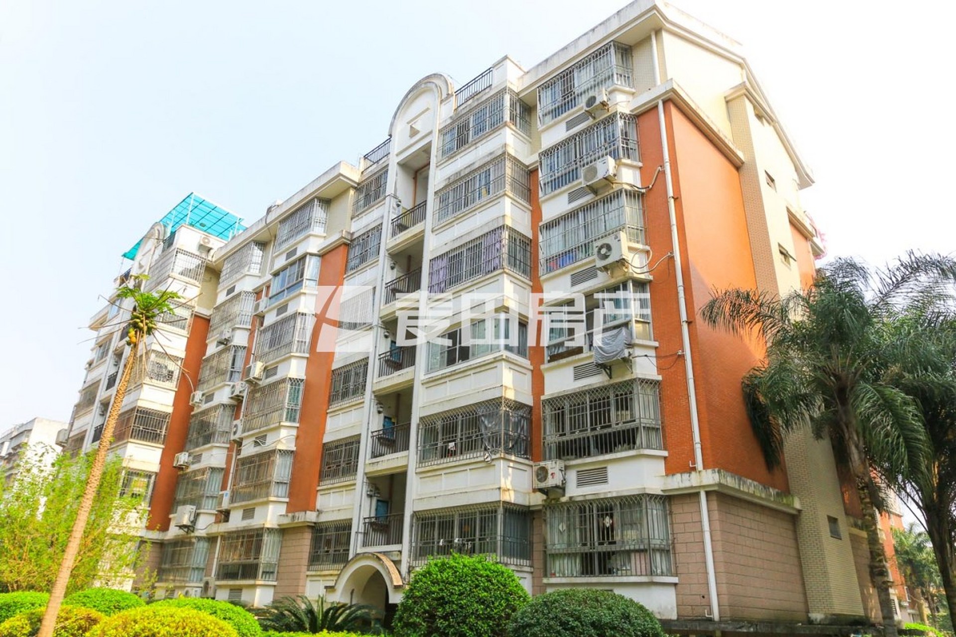 福州二手房房源成交分析:  成交详情:五凤山庄,产权面积87.