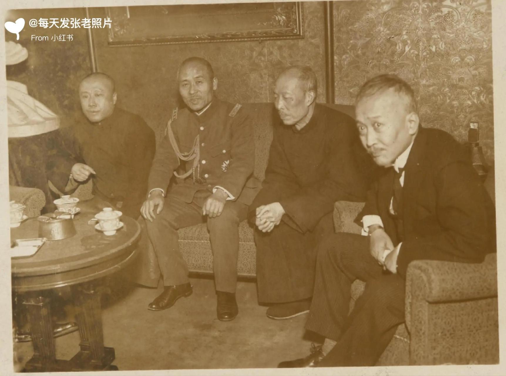 本庄繁与郑孝胥(满洲国务总理大人)