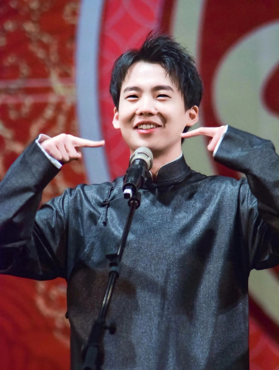 动态30天打卡挑战# 黄磊是真没什么资格瞧不上郭麒麟,俩人本质没区别