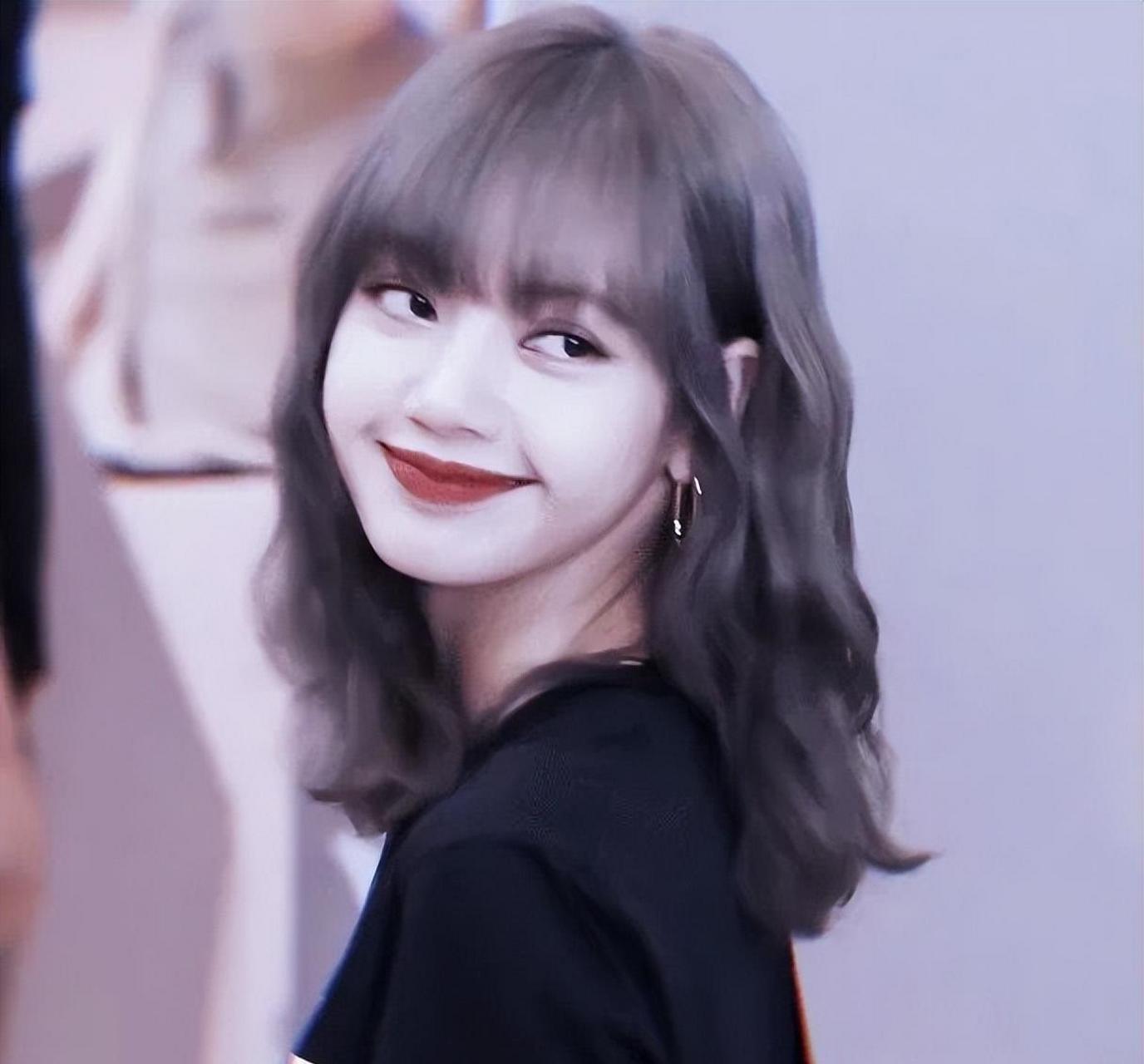 lisa的银发造型 lisa的银发造型