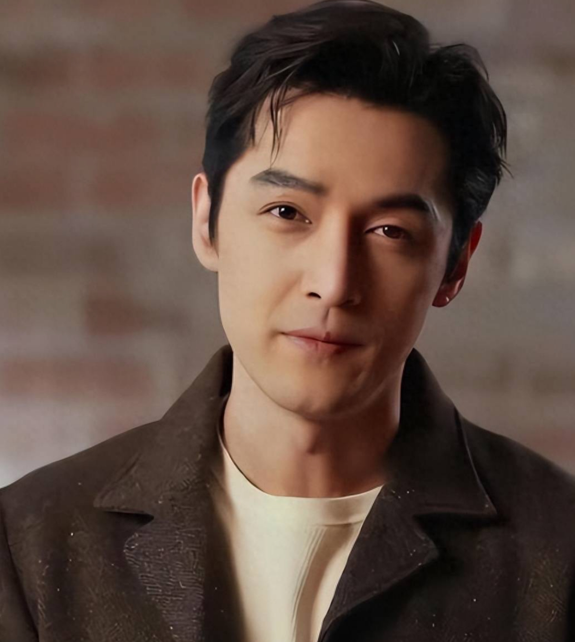 9月27日,女星王乐君自曝被胡歌拍戏砸断锁骨在网络引发轩然大波后