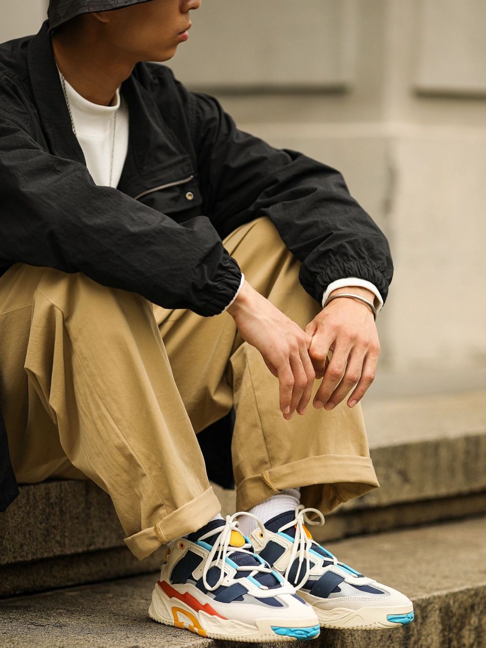 "ootd今日出街  复古vibe风 早秋复古风穿搭 简单的黑棕色系  搭配