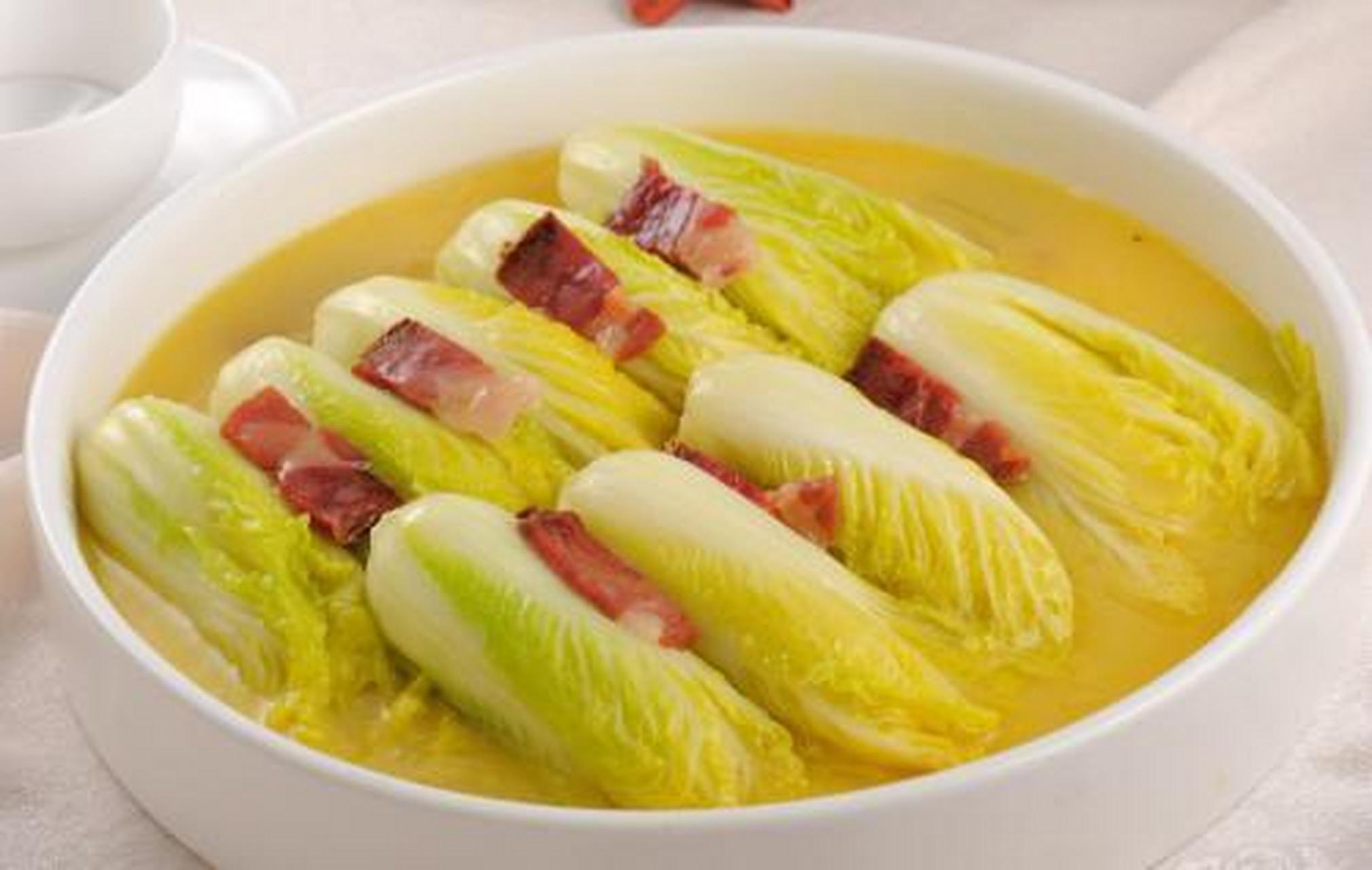 娃娃菜,一分四,洗净,控干水.