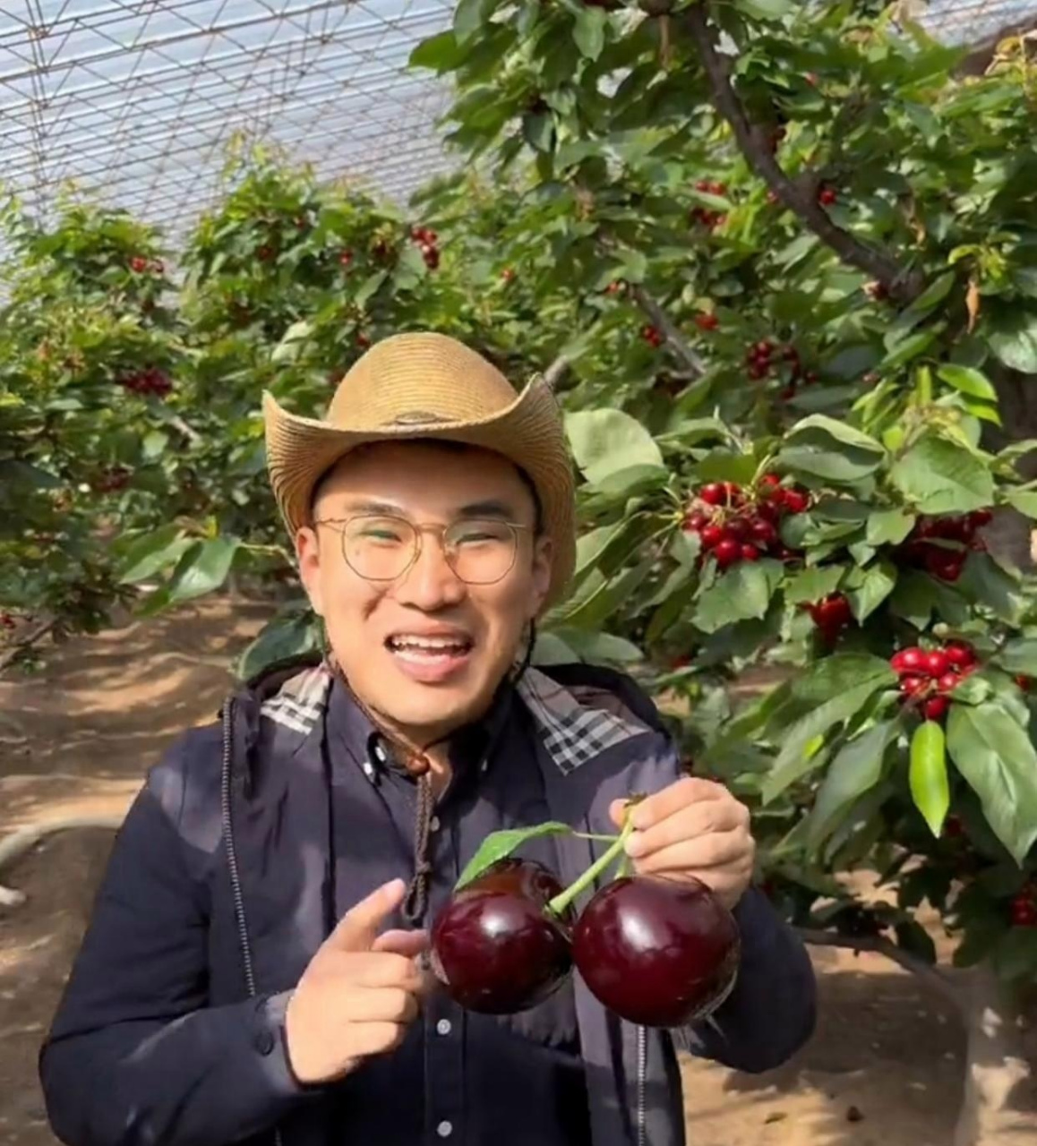 巨大的车厘子,这应该算几个勾呢?[汗]