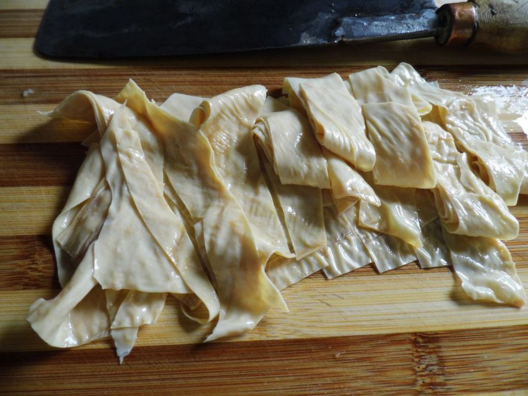 红油豆腐皮 炎热夏季,最爱吃的当然应该是凉拌菜,今天就来到红油豆腐