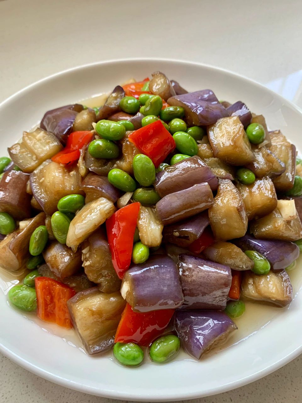 青豆烩茄子,茄子的第四种做法,快舀饭去  茄子烩青豆.