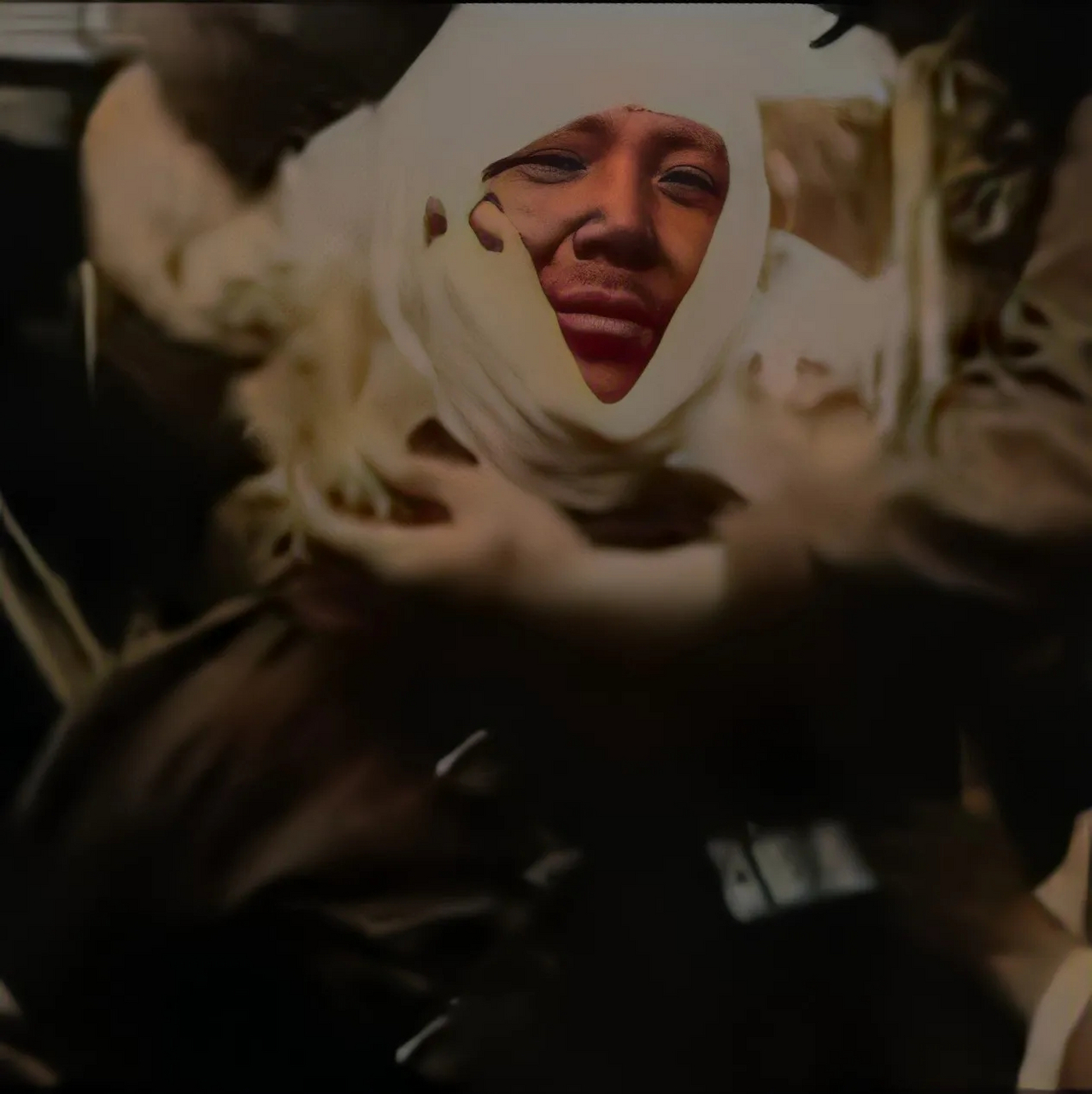 照片中的英雄叫陈正伦,是第19路军一营营长.