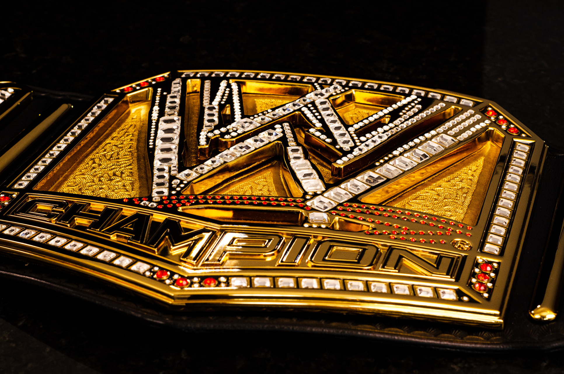 wwe# #摔角#  回看十年前启用的这条wwe冠军腰带,真就怎么看怎么觉得