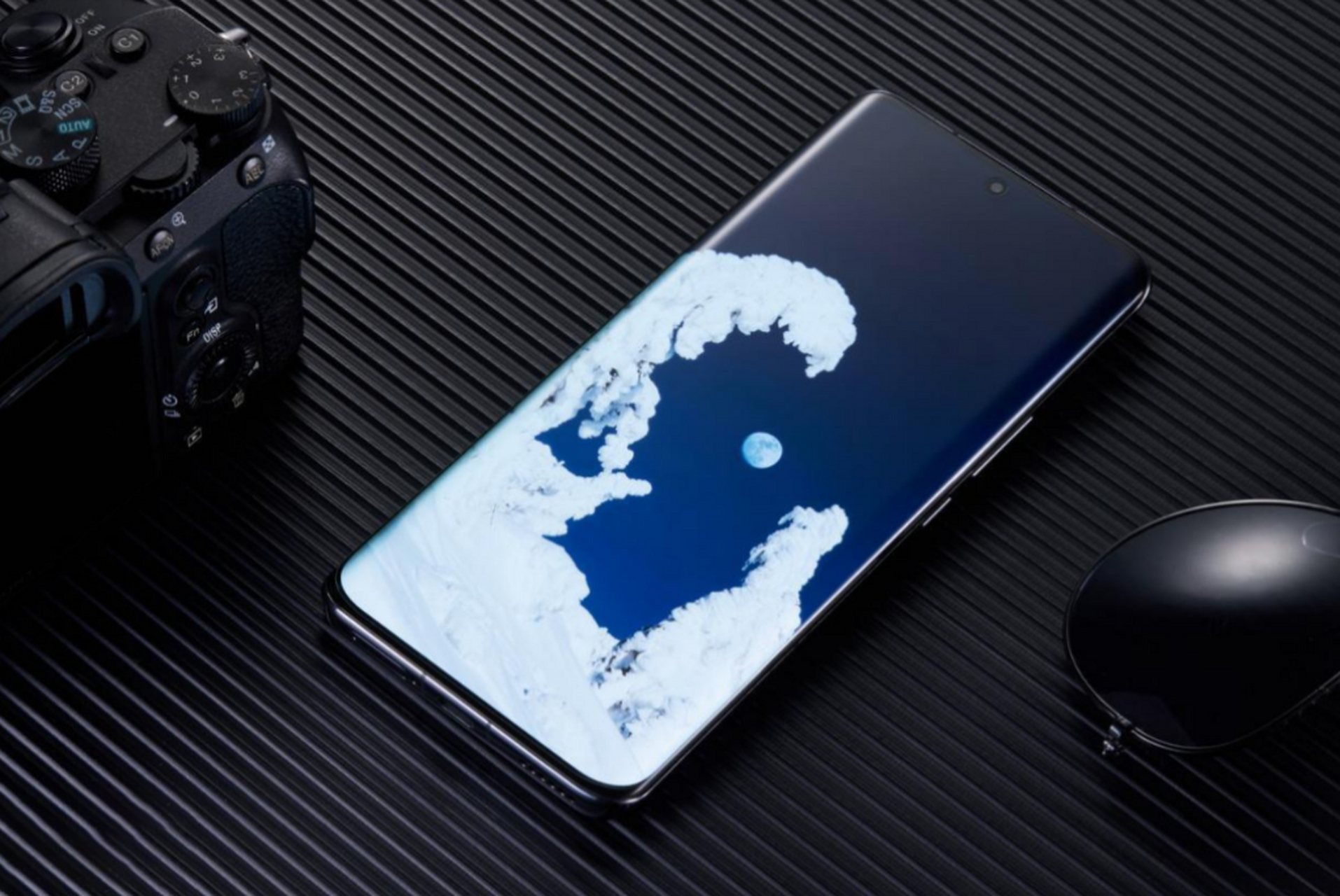 50倍变焦 ltpo曲面屏,荣耀一代旗舰沦为廉价品  荣耀magic系列是荣耀