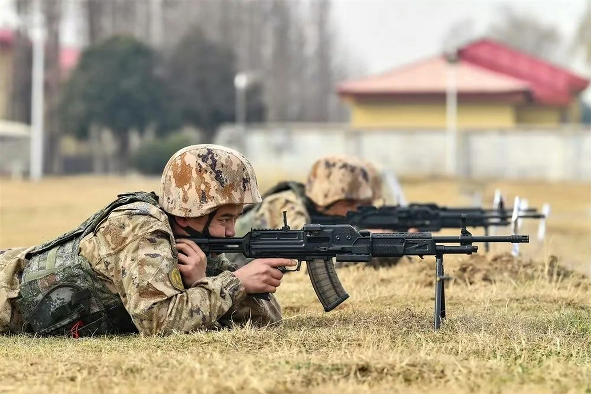 8mm班用机枪,全新的设计,相比于传统的95式5.8mm轻机枪先进很多.