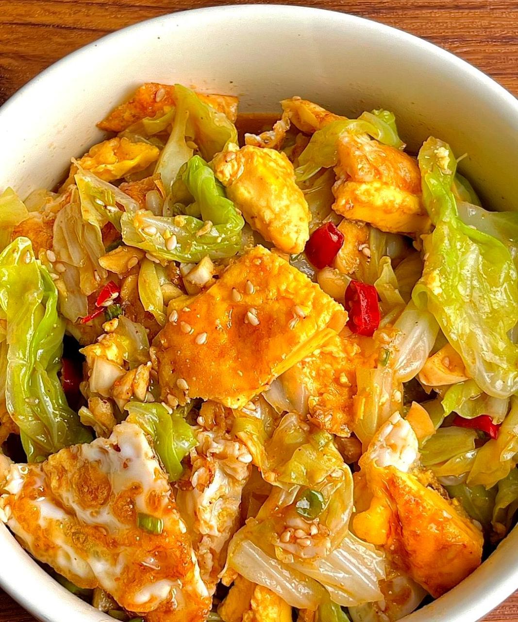 这道凉拌鸡蛋包菜真的太好吃了,不尝试一下真的不知道它有多香!